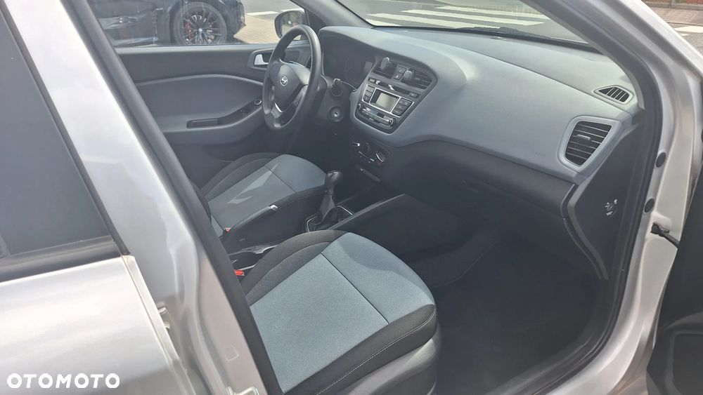 Hyundai i20 1.2 - 9