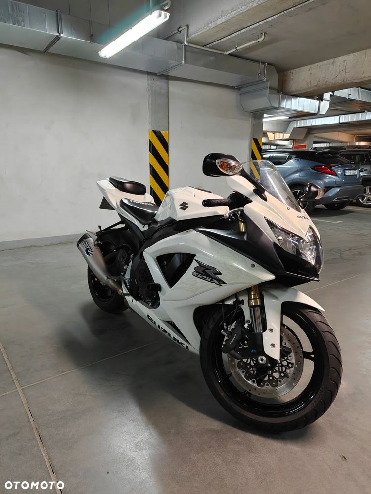 Suzuki GSX-R - 1