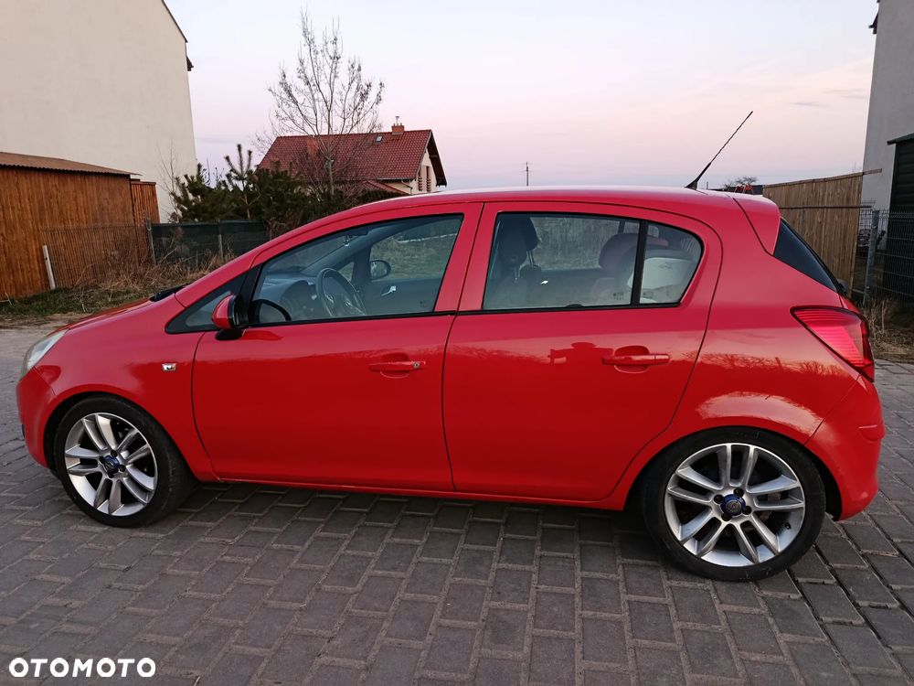 Opel Corsa 1.4 16V Cosmo - 7