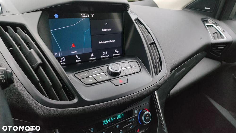 Ford Kuga 1.5 EcoBoost 2x4 Titanium - 4