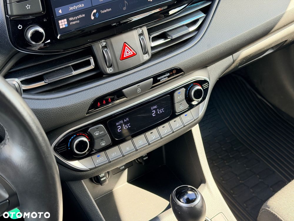 Hyundai i30 1.5 T-GDI 48V Comfort DCT - 18