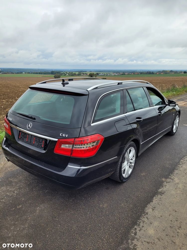 Mercedes-Benz Klasa E 200 CGI BlueEffICIENCY Avantgarde - 18