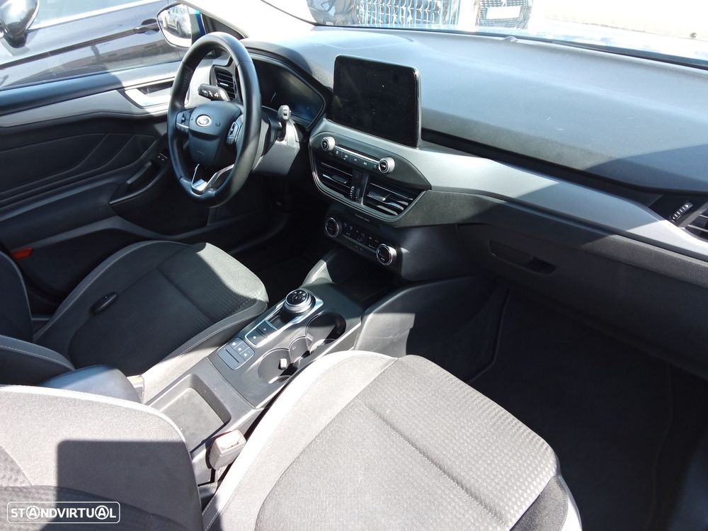 Ford Focus 1.5 TDCi ECOBlue Connected Aut. — fotografia 29