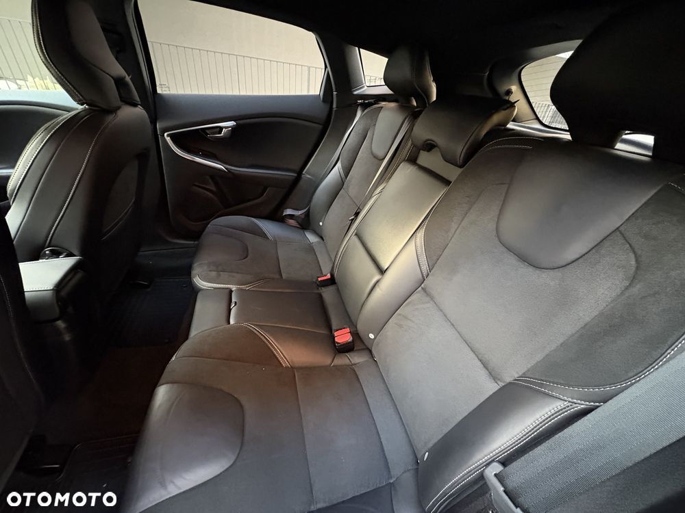Volvo V40 D3 Drive-E R-Design Kinetic - 5