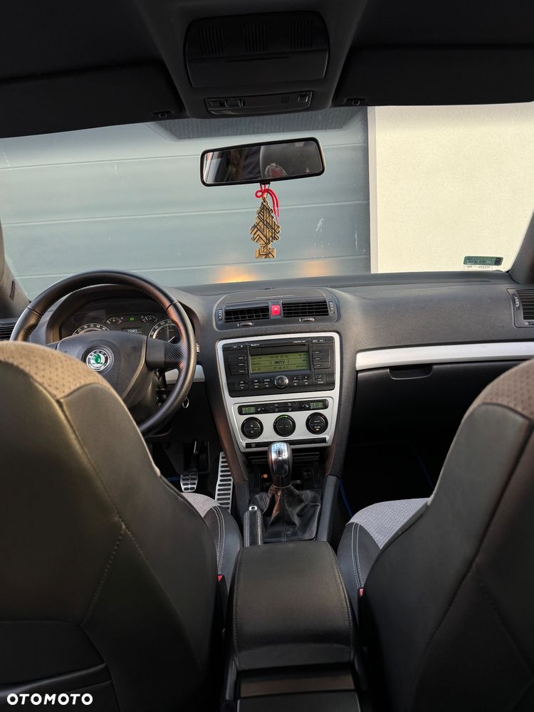 Skoda Octavia 2.0 TFSI RS - 10