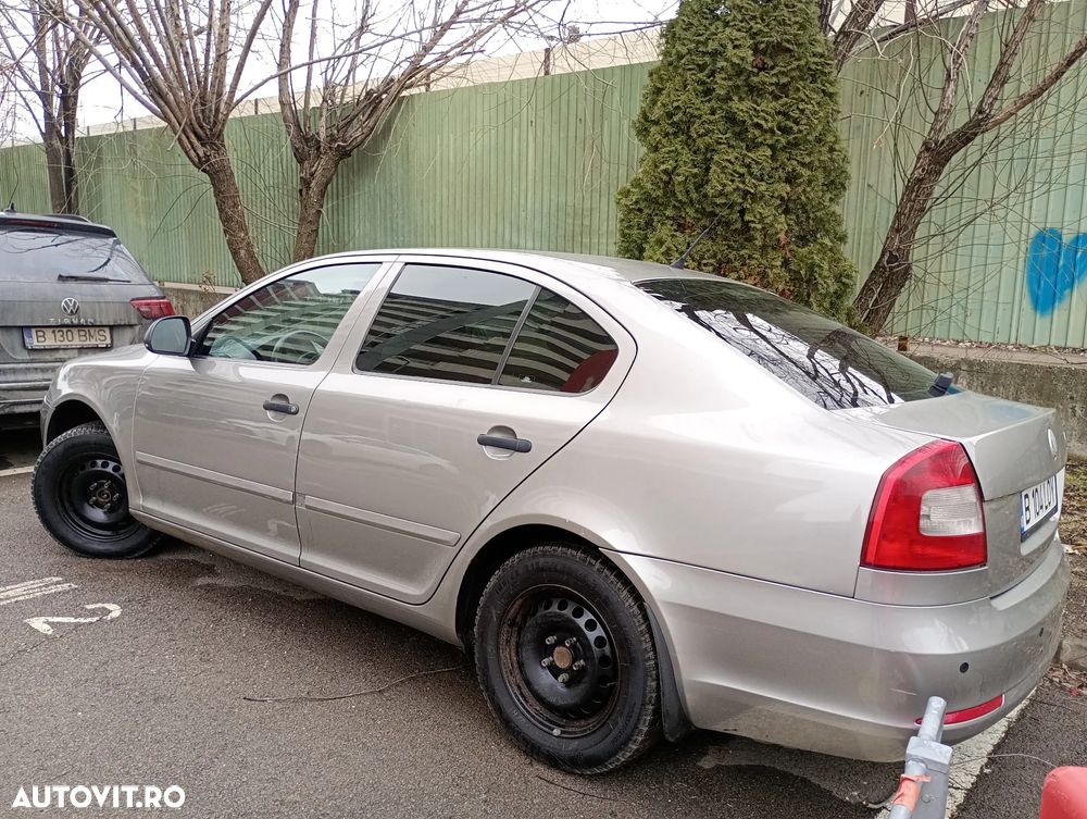 Skoda Octavia 1.6 MPI Ambiente - 9