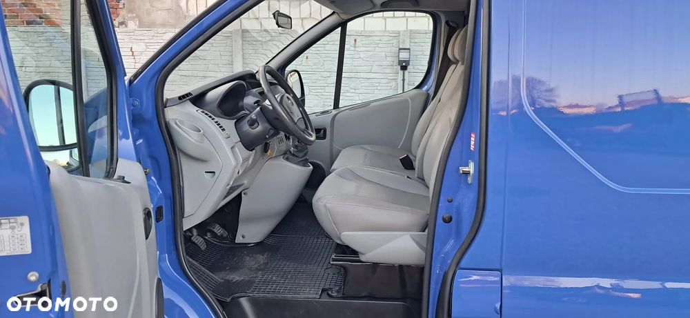 Opel Vivaro 2.5 CDTi L2H1 - 14