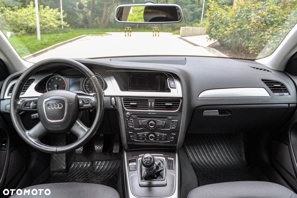 Audi A4 Limousine - 10