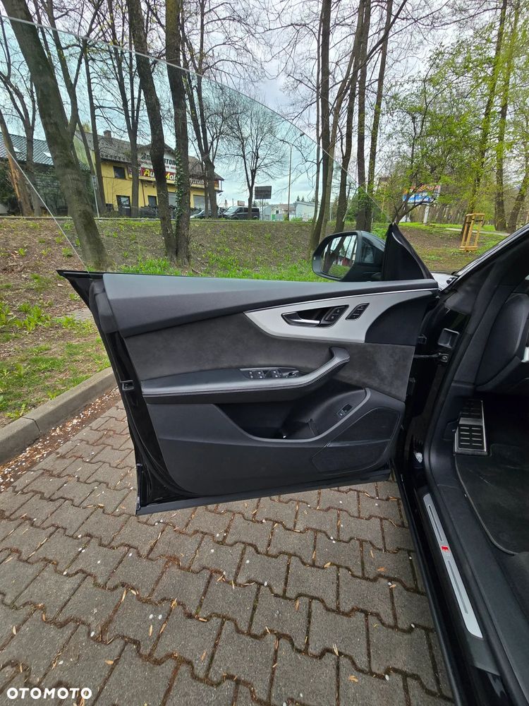 Audi Q8 - 17