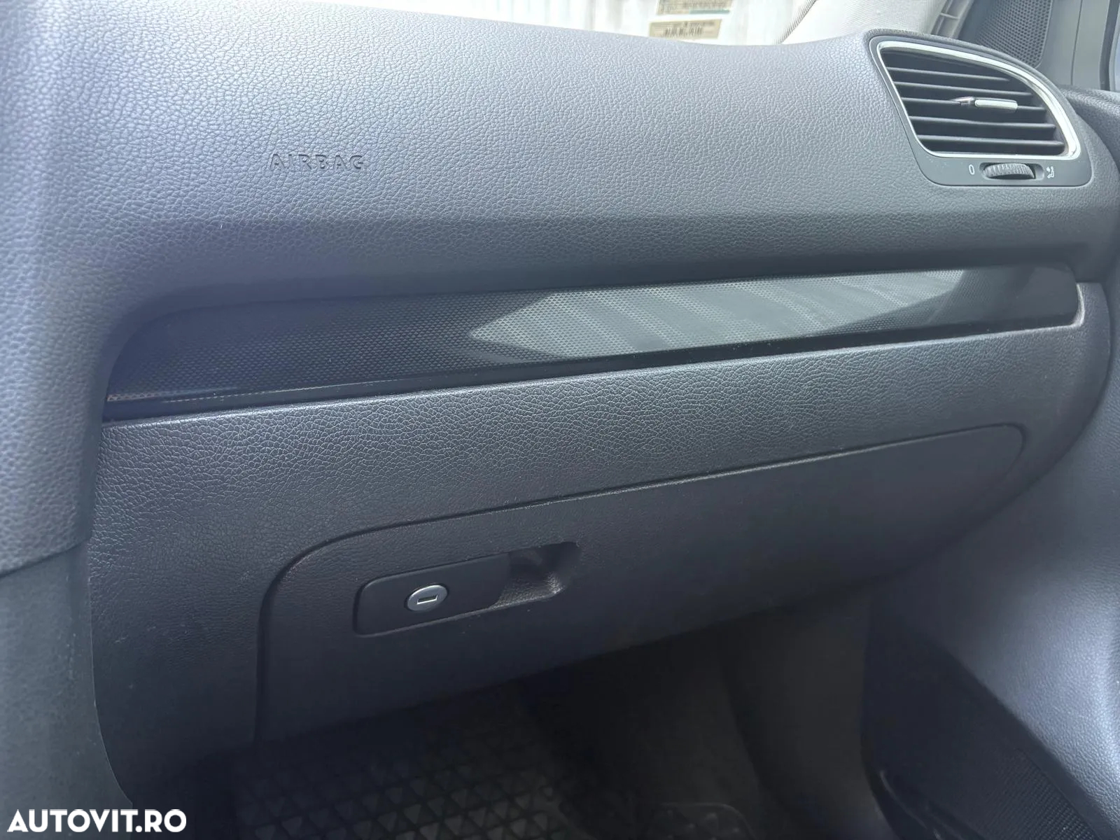 Volkswagen Golf 1.6 TDI BlueMotion Technology DPF Comfortline - 16