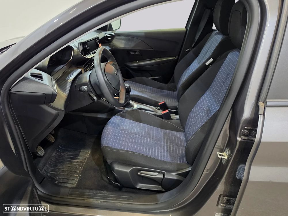 Peugeot 208 - 6