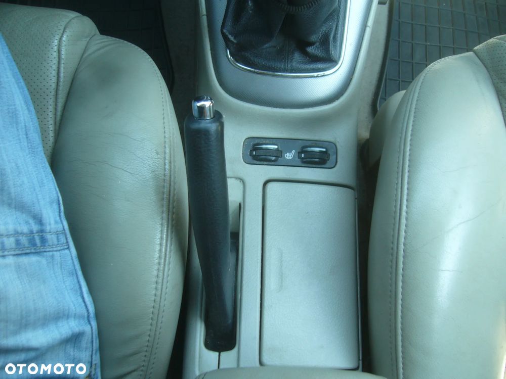 Toyota Avensis 2.2 D-4D Prestige - 31