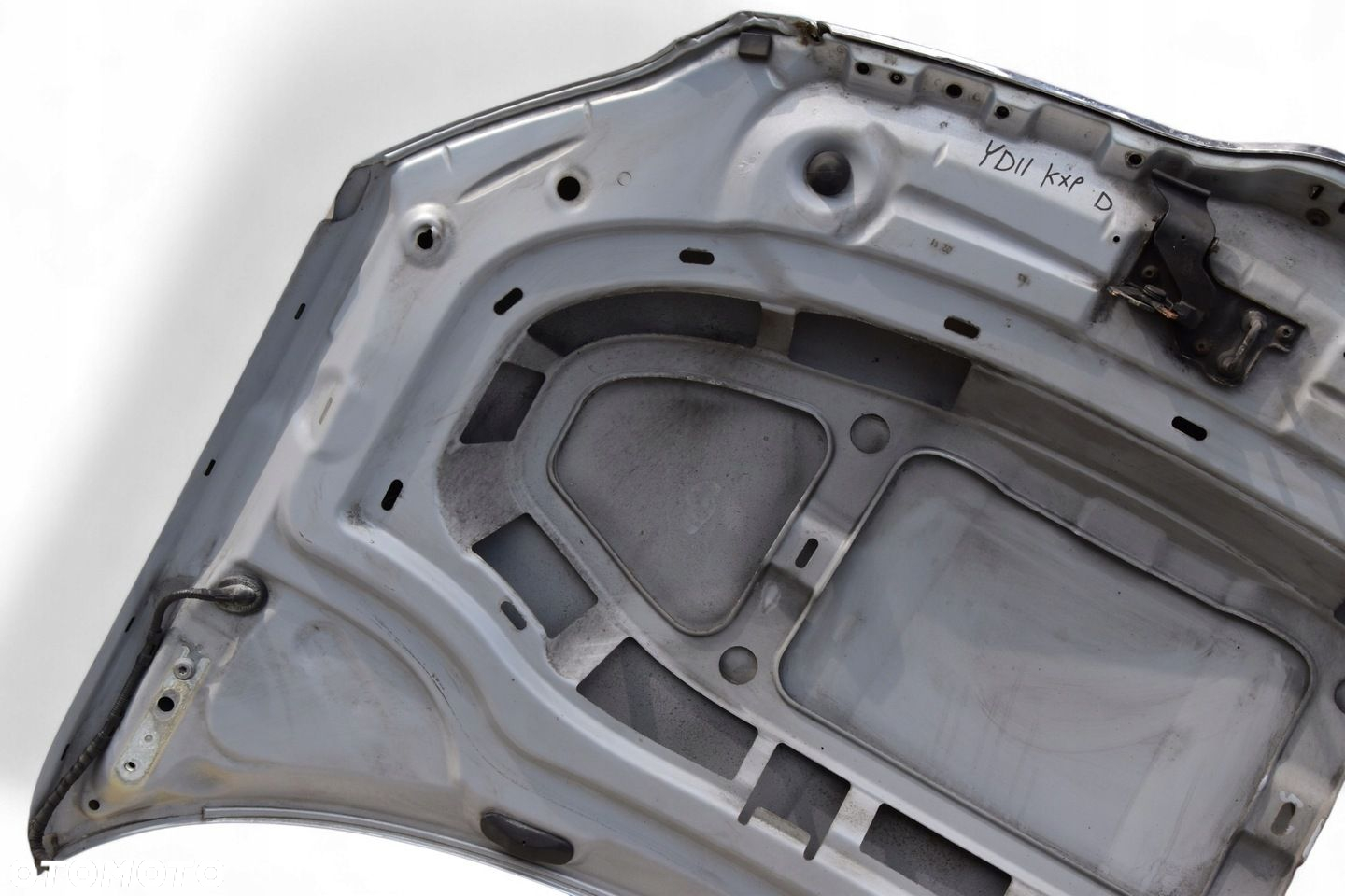 Maska SKODA YETI Przedlift 2009-2013 Kolor F8K - 12