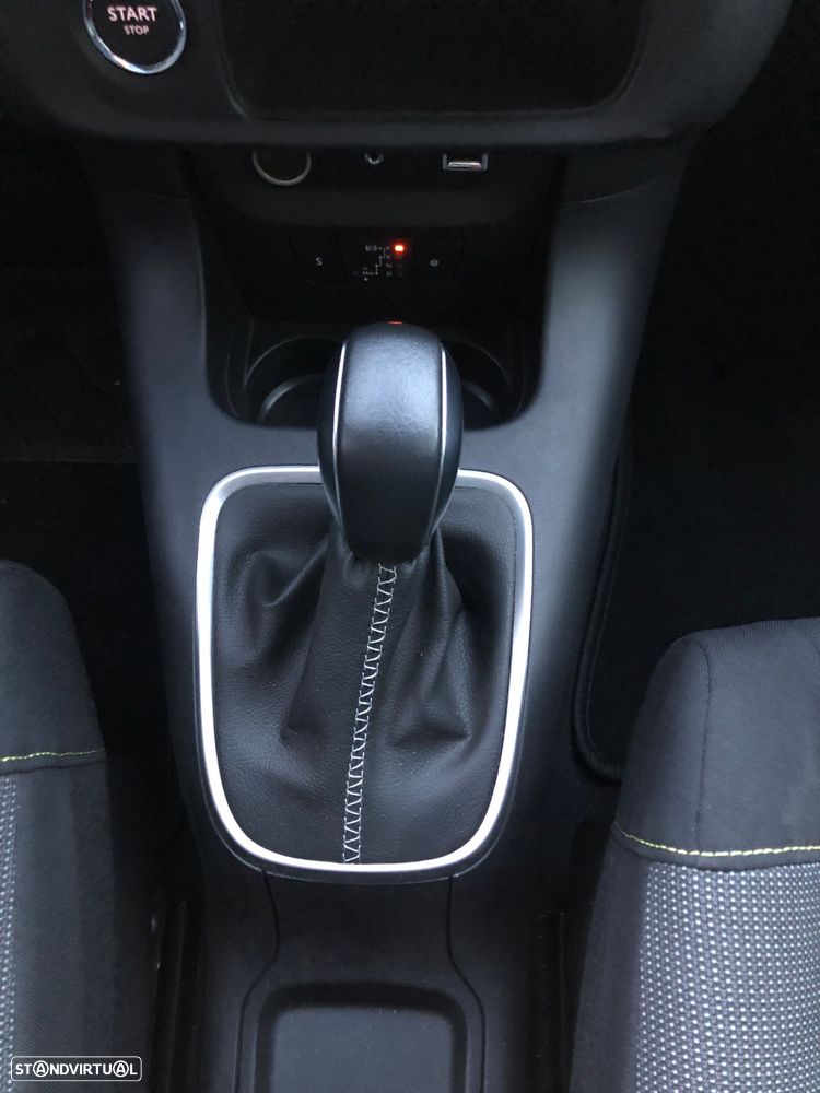 Citroën C3 1.2 PureTech Shine EAT6 - 18