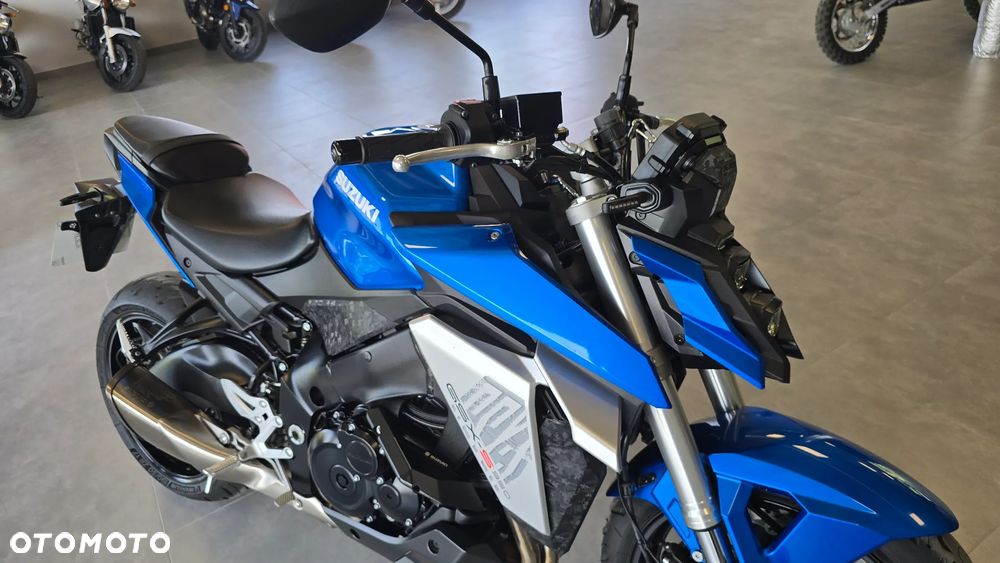 Suzuki GSX - 22
