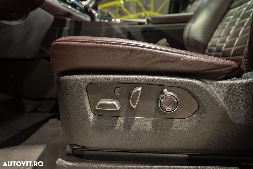 Cadillac Escalade - 3
