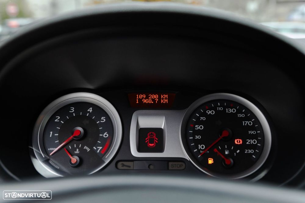 Renault Clio 1.2 16V Dynamique - 12