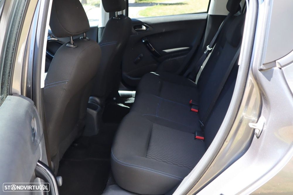 Peugeot 208 1.2 PureTech Style - 10