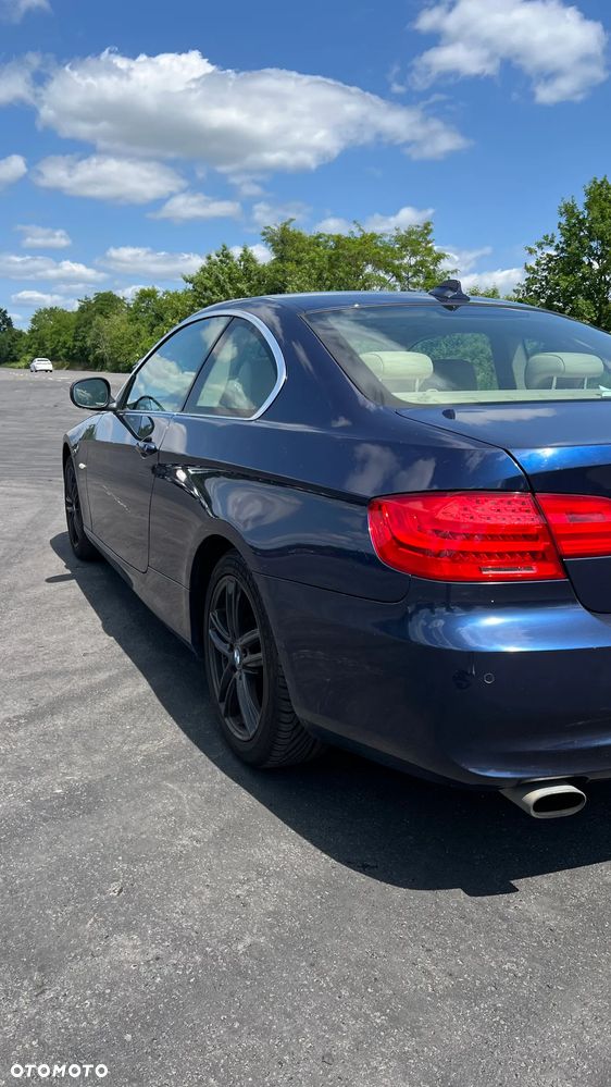 BMW Seria 3 320i - 8