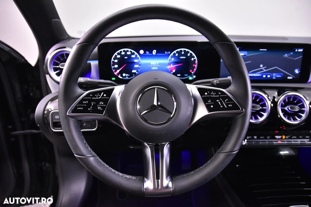 Mercedes-Benz A 200 MHEV 7G-DCT Sedan - 17