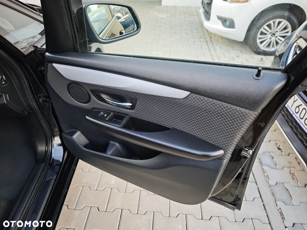 BMW Seria 2 216d Advantage - 33