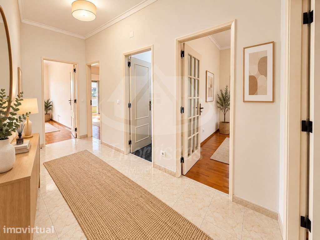 Apartamento T3 com Varanda em Vale de Figueira, São João da Talha - Grande imagem: 3/34