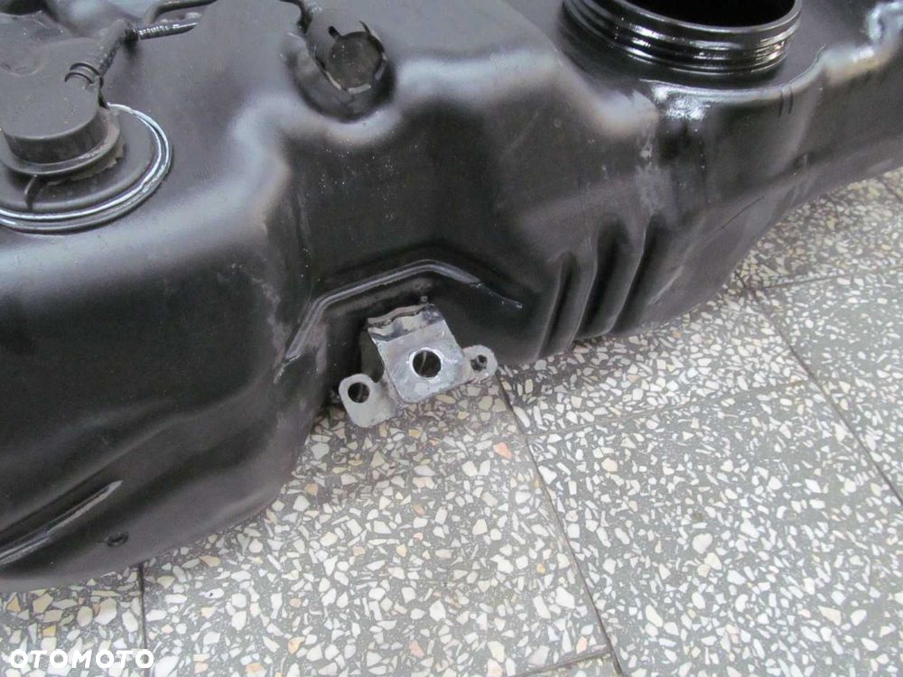 VOLVO S80 II V70 III 2.4 D5 06-13 BAK ZBIORNIK PALIWA 30792966 30732963 - 4
