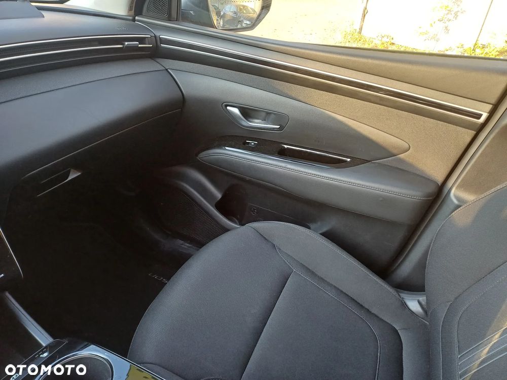 Hyundai Tucson 1.6 T-GDi HEV Executive 2WD - 25