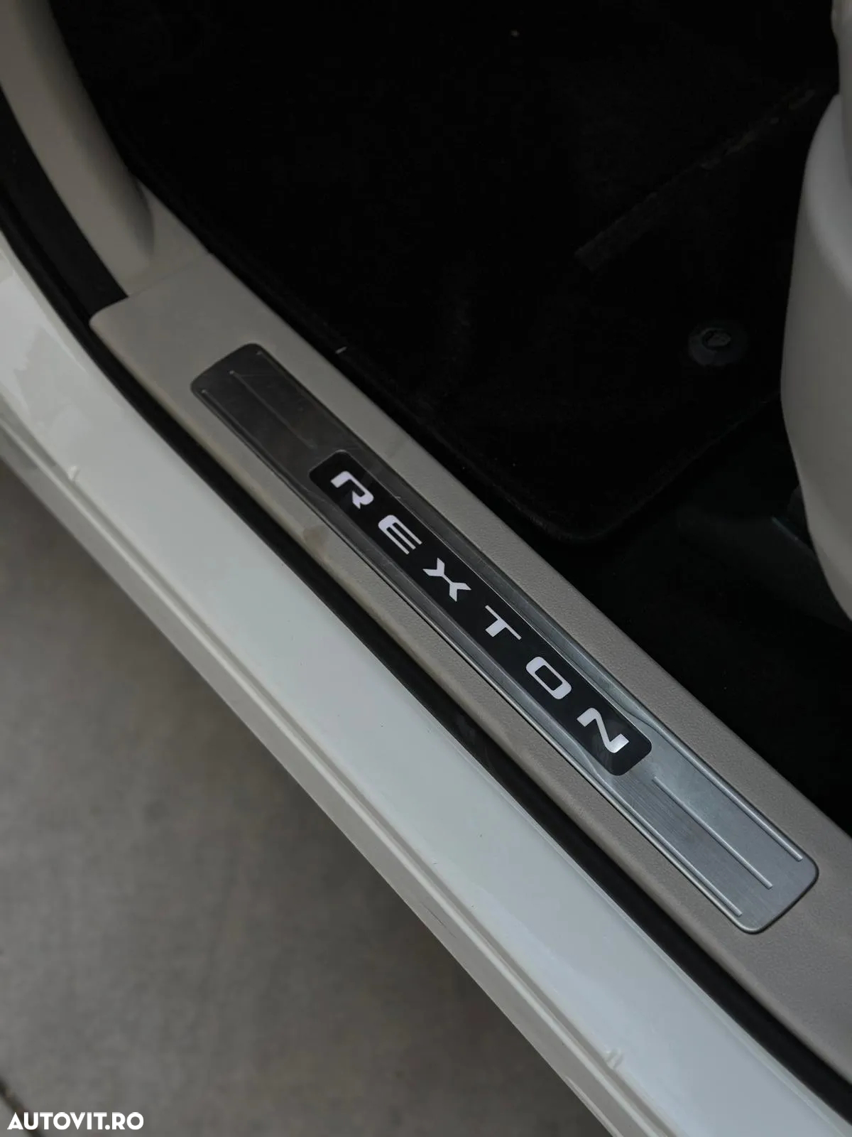 SsangYong REXTON 2.2 e-XDi 220 4WD Aut. Sapphire - 37