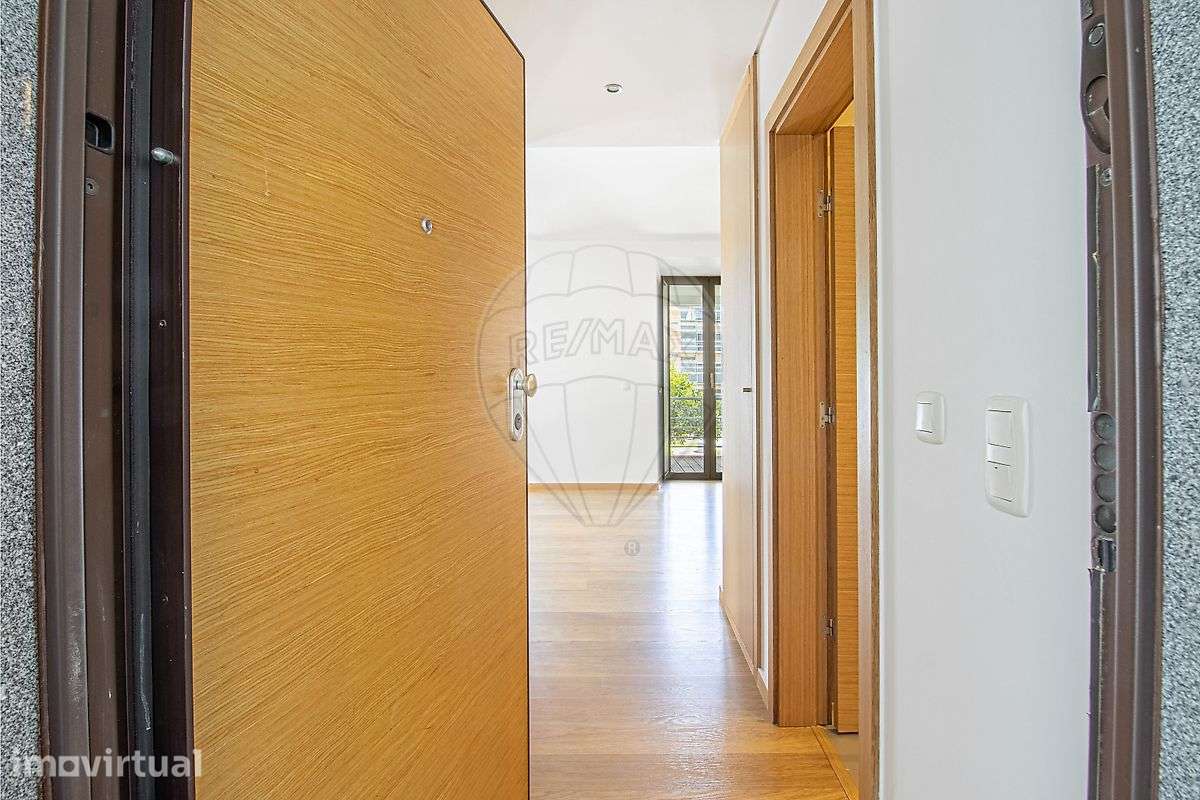 Apartamento T0 para arrendamento - Grande imagem: 2/22