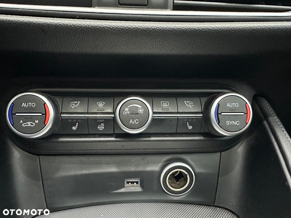 Alfa Romeo Stelvio 2.0 Turbo Veloce TI Q4 - 28