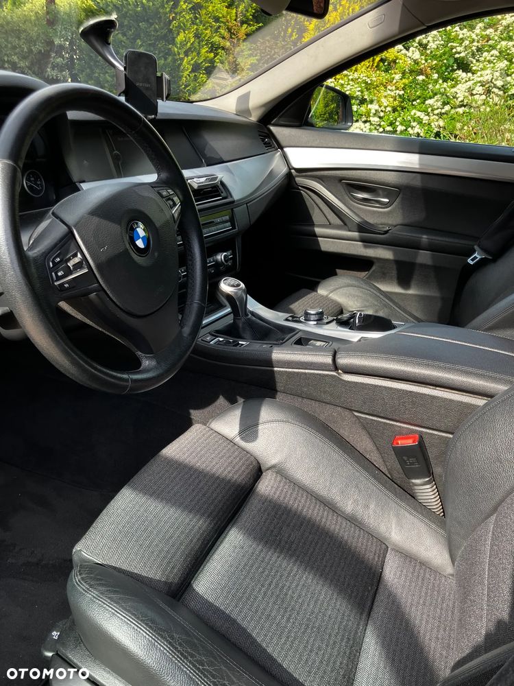 BMW Seria 5 520d Efficient Dynamics - 13