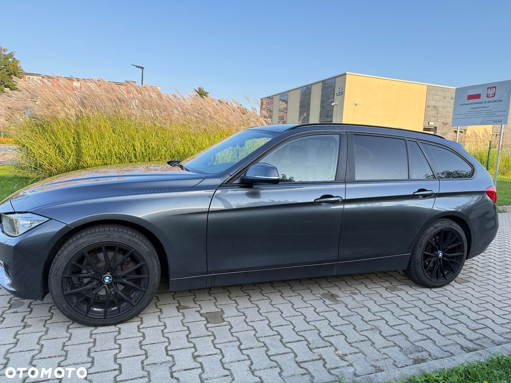 BMW Seria 3 320i xDrive - 5