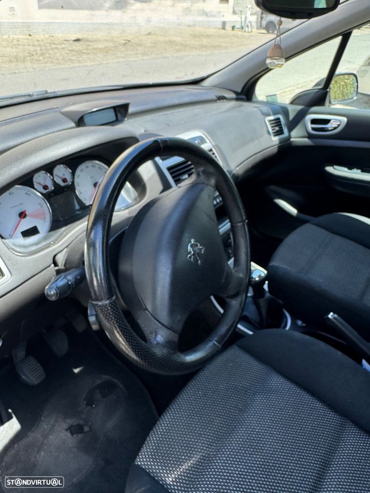 Peugeot 307 SW 1.6 HDi FAP Expedition - 13