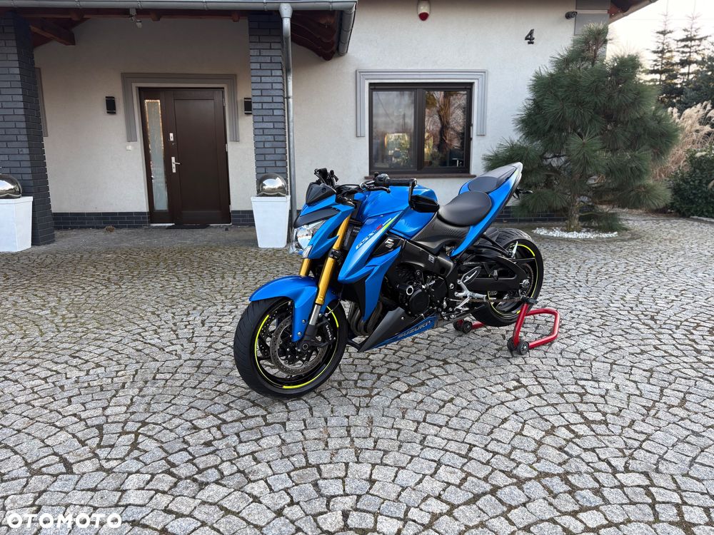 Suzuki GSX - 3