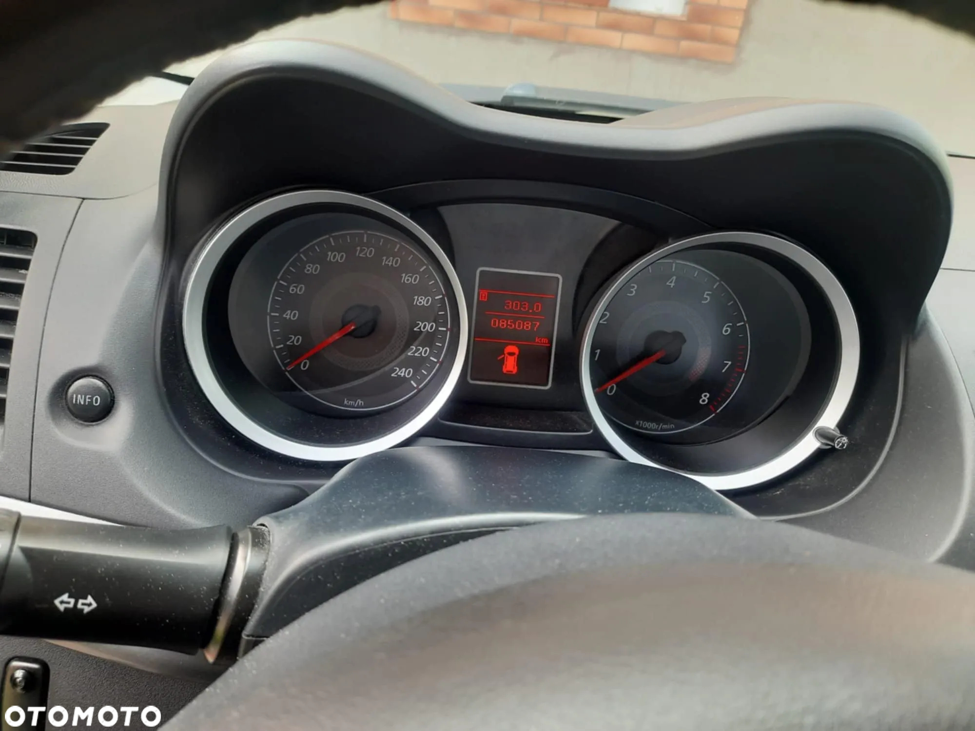 Mitsubishi Lancer - 10