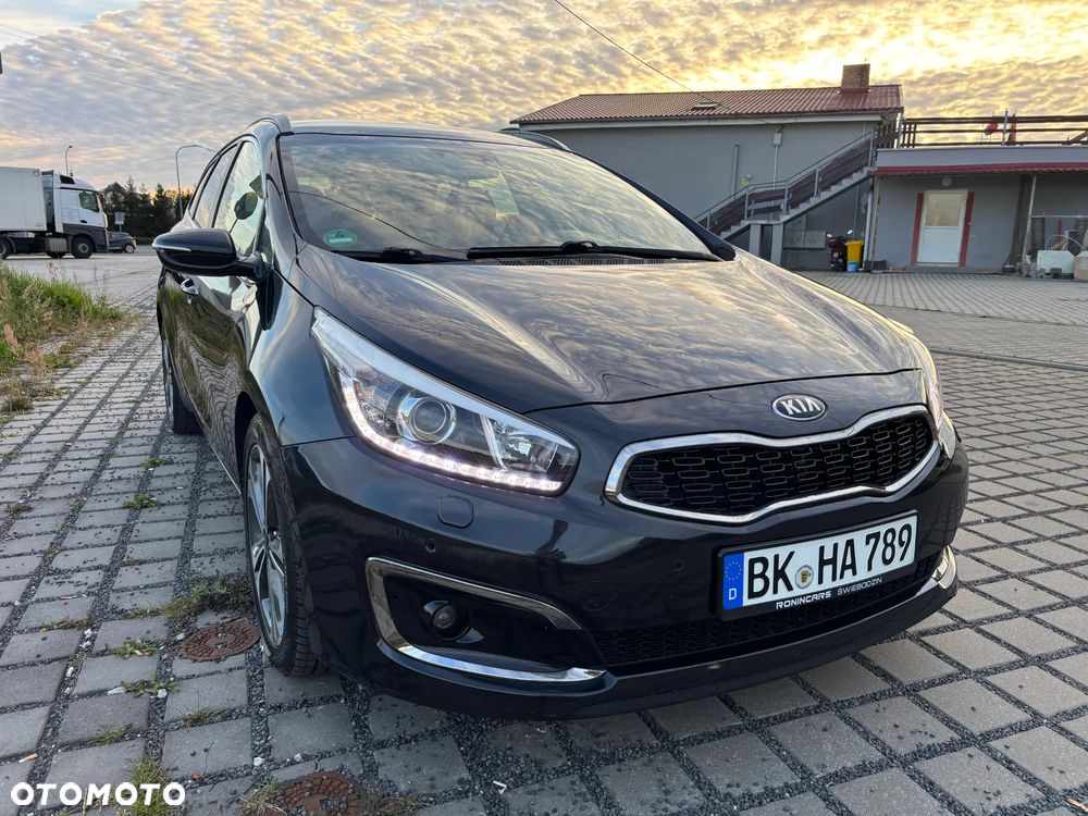 Kia Ceed 1.6 CRDi 136 ISG Dream Team Edition - 20