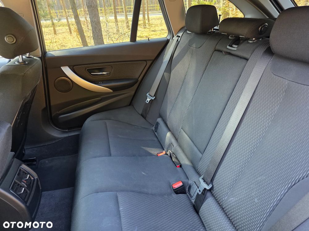 BMW Seria 3 - 22