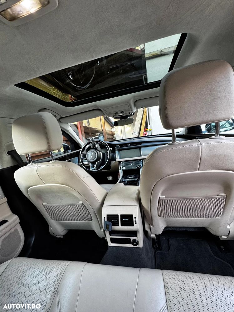 Jaguar XF 20d AWD Prestige - 22