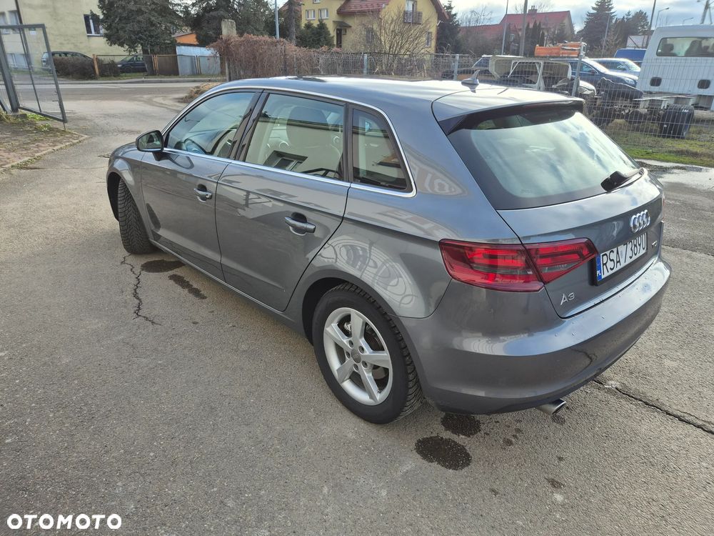 Audi A3 Sportback 1.6 TDI DPF Attraction - 3