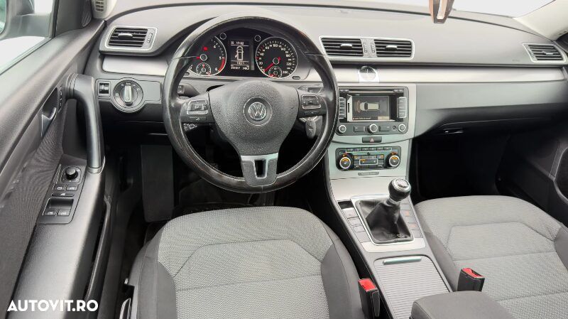 Volkswagen Passat 2.0 TDI BlueMotion Technology Exclusive - 5