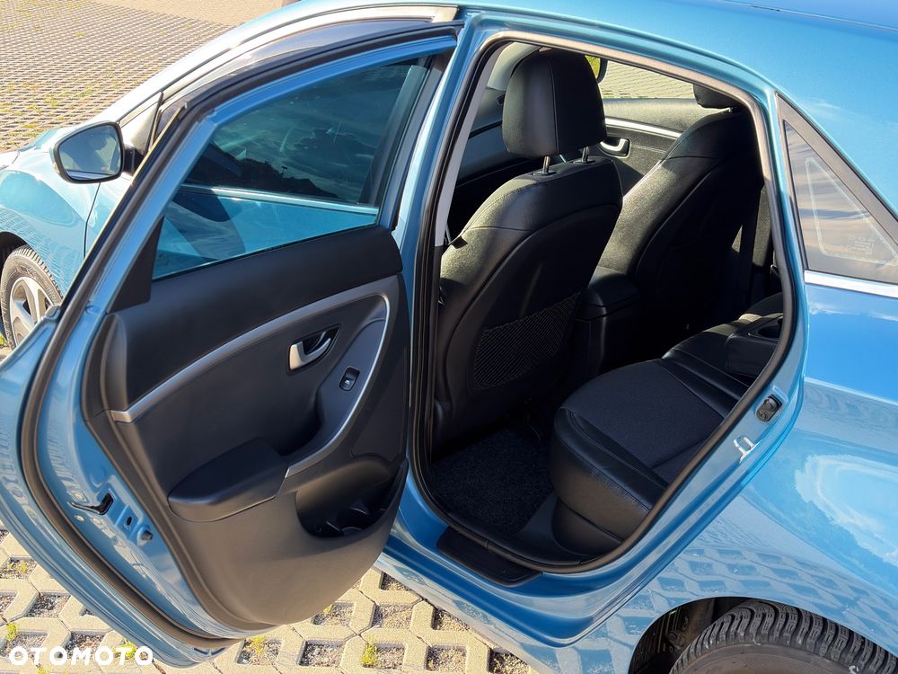 Hyundai i30 blue 1.6 CRDi DCT Style - 30