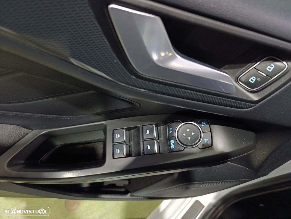 Ford Focus 1.0 EcoBoost MHEV ST-Line - 12