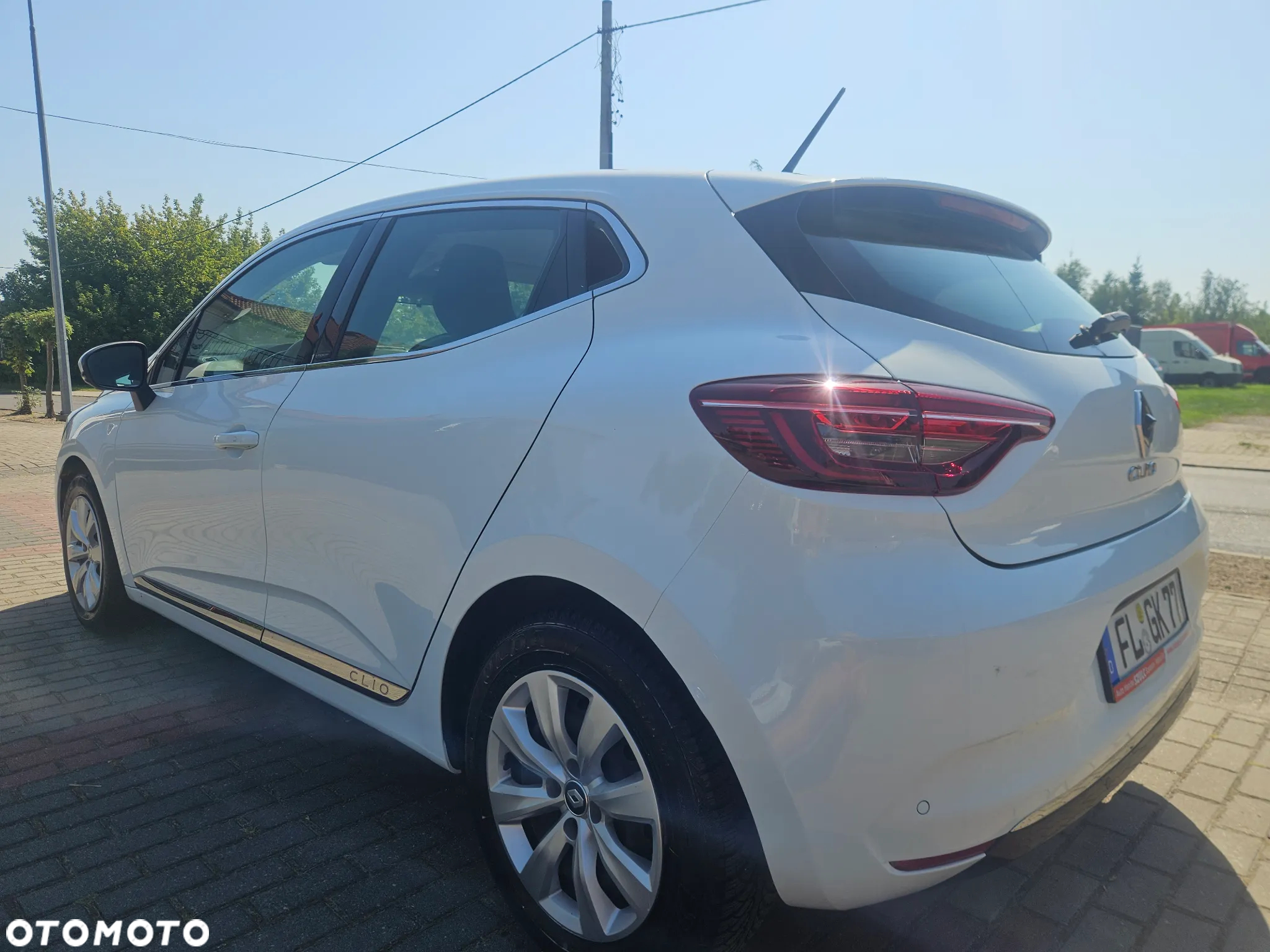 Renault Clio 1.6 E-TECH Intens - 2