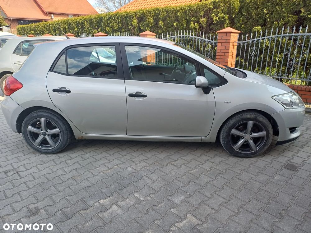 Toyota Auris 1.4 D-4D 2010 - 9