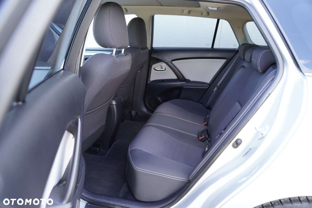 Toyota Avensis 2.0 D-4D Premium - 12