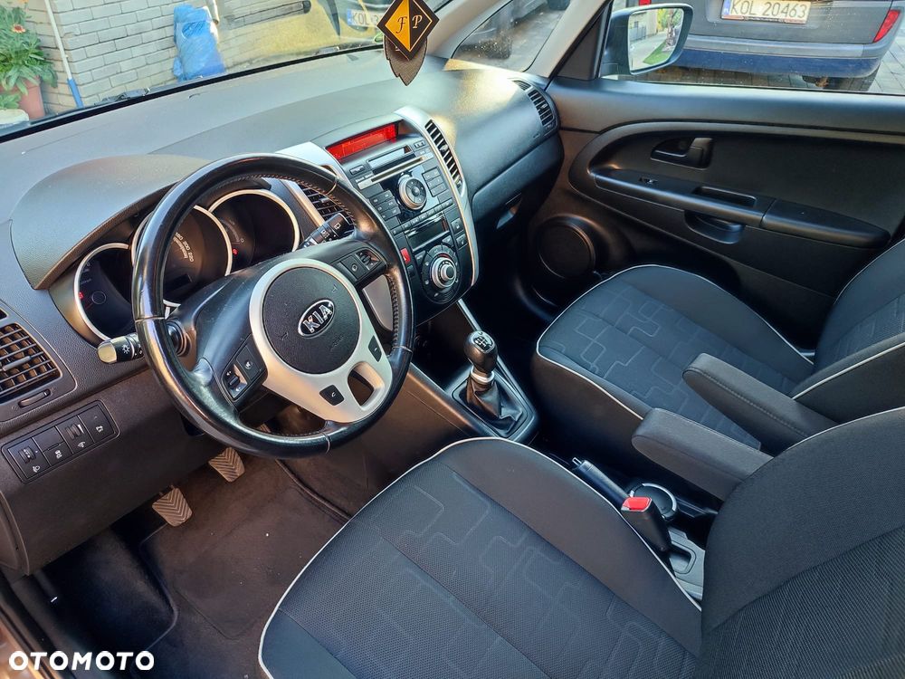 Kia Venga - 7