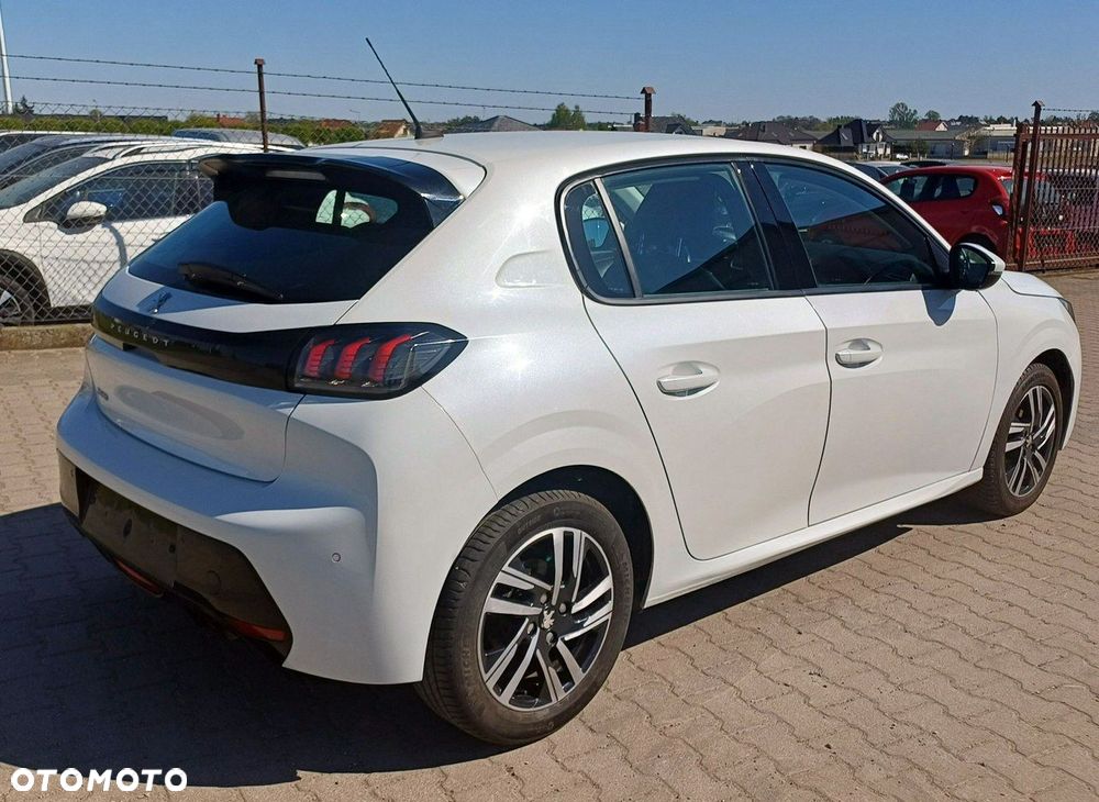 Peugeot 208 - 3