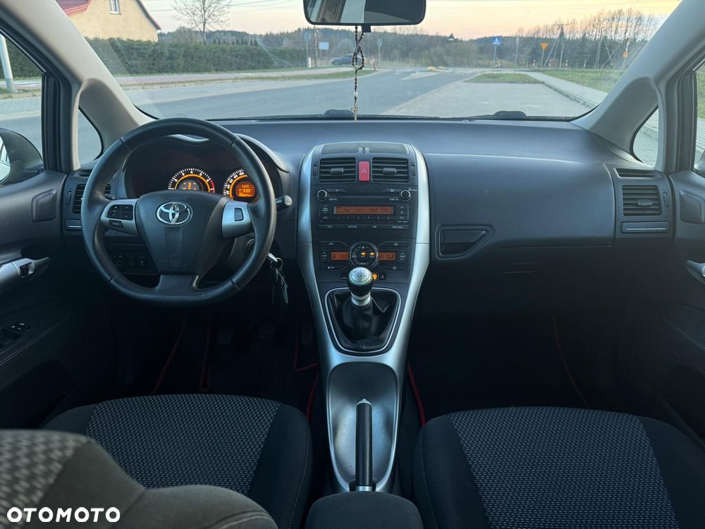 Toyota Auris 1.33 VVT-i Terra - 9