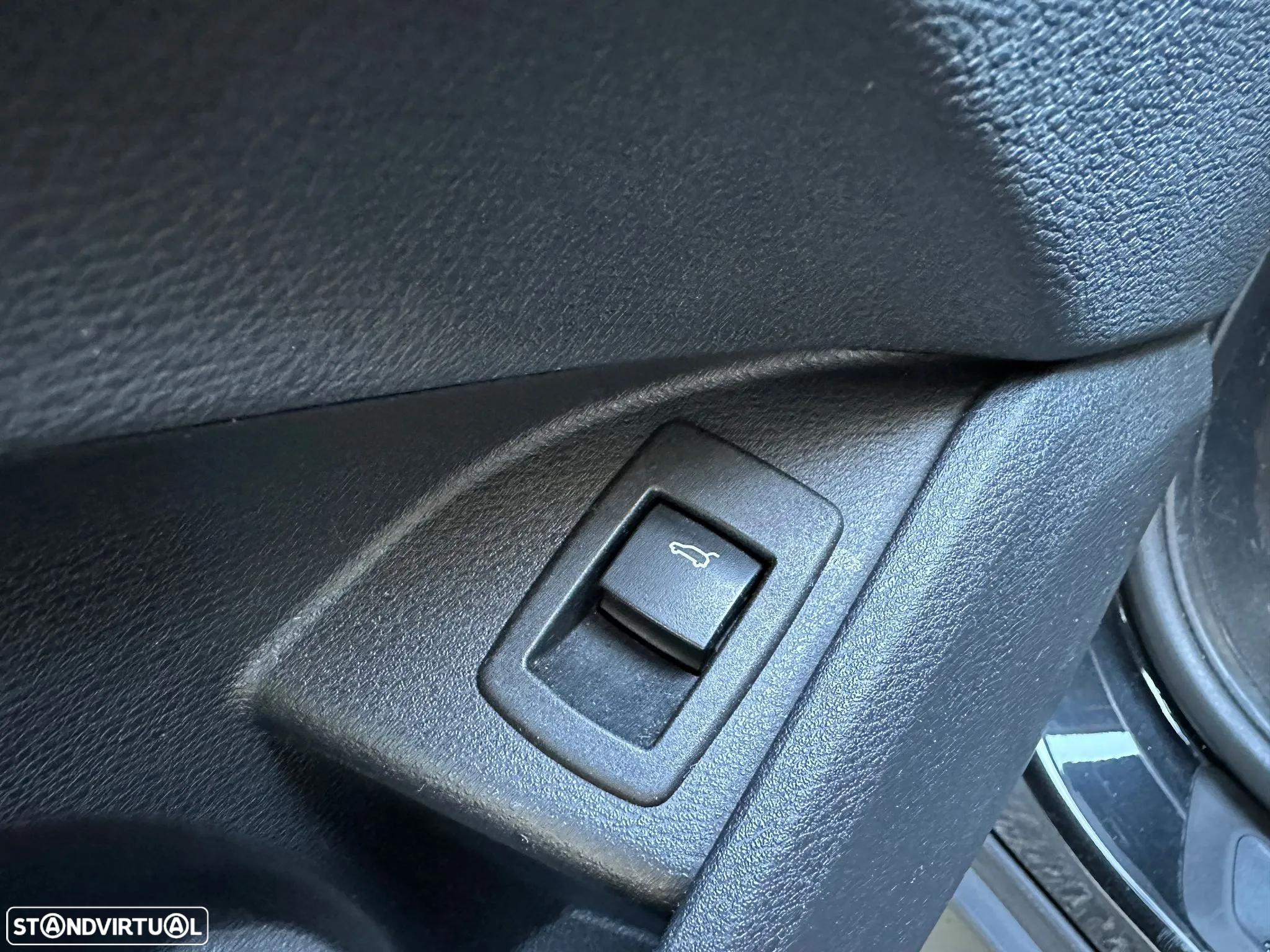 BMW X1 16 d sDrive Advantage Auto - 27